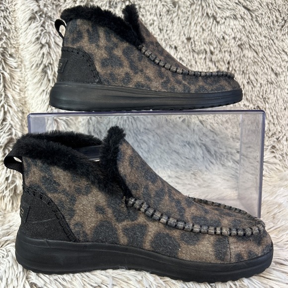 Hey Dude Denny Leo Nut Boots Slip On Booties Size 7 Leopard Print Faux Fur - Picture 2 of 9